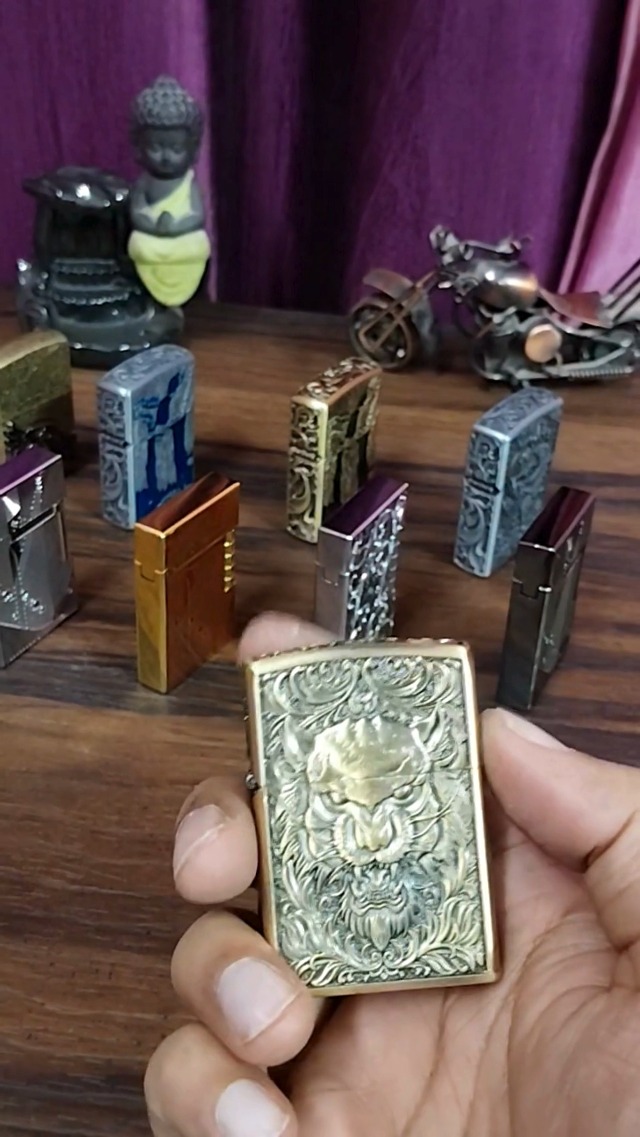 Smoke King Brass Tiger Metal Windproof Pocket Lighter | (Zorro